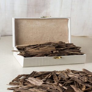 رقائق العود الطبيعي