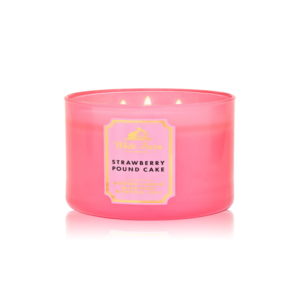 باث اند بودى وركس ستروبيري باوند كيك - شمعة معطرة 411جرام